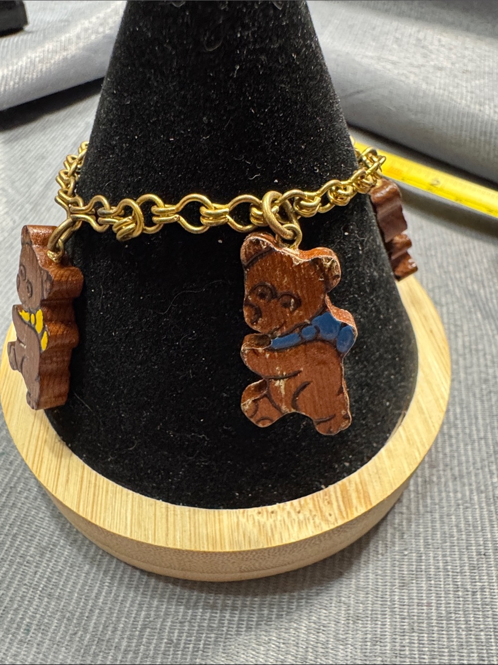 Vintage Source Unknown Brown Wooden Bear Charm Bracelet Gold Tone